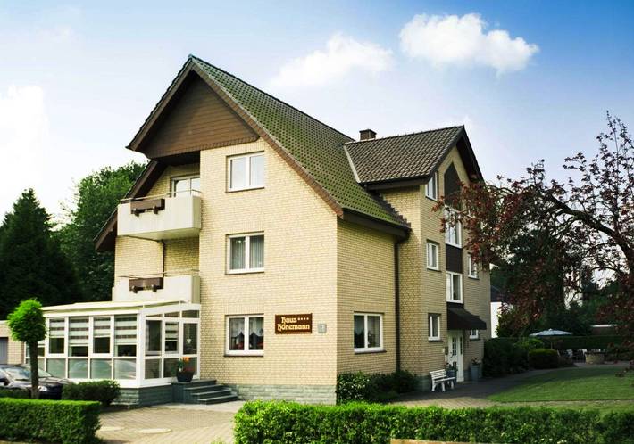 Ferienhaus, mit Balkon und Terrasse sowie Garten und Ausblick in Lippstadt