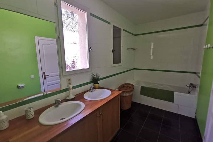 Location de vacances pour 10 personnes, avec jardin et terrasse, animaux acceptés à Montagnac-Montpezat - 4