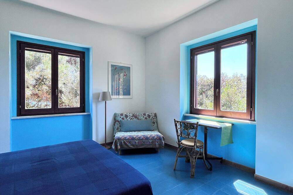 Große Wohnung in einer Villa am Strand in Fondi, Pontinische Ebene