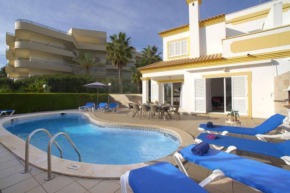 Casa vacanza a Guia a partire da 339€ a notte