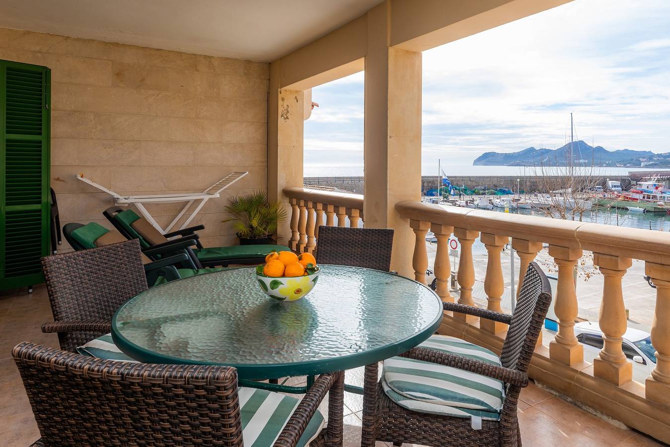 Apartamento entero, Apartamento vacacional "Maritim" con vistas al mar, vistas a la montaña, Wi-Fi y terraza in Cala Rajada, Capdepera