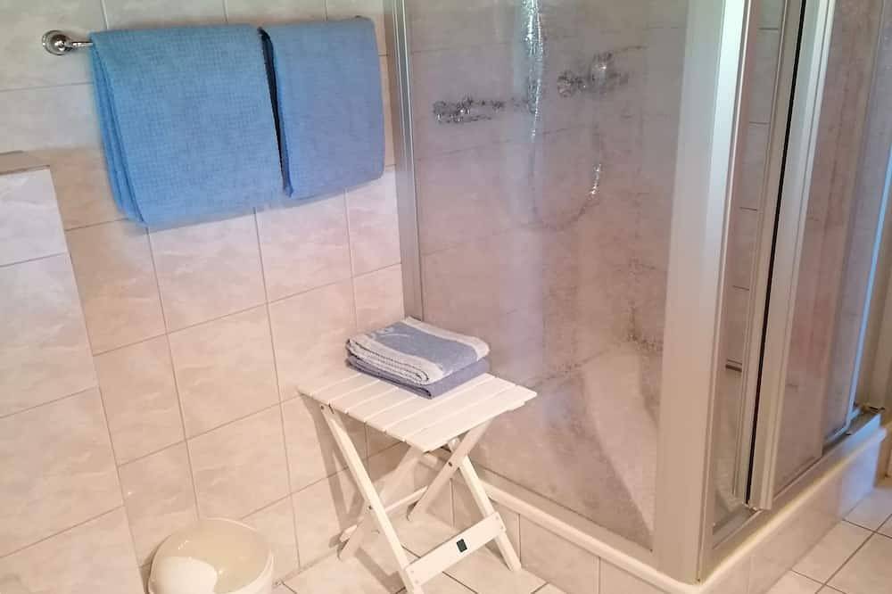 Ganze Wohnung, Fewo 35 qm, Balkon, Wohn/Schlafraum mit Doppelbett, W-Lan, Tv in Frasdorf, Chiemgauer Alpen