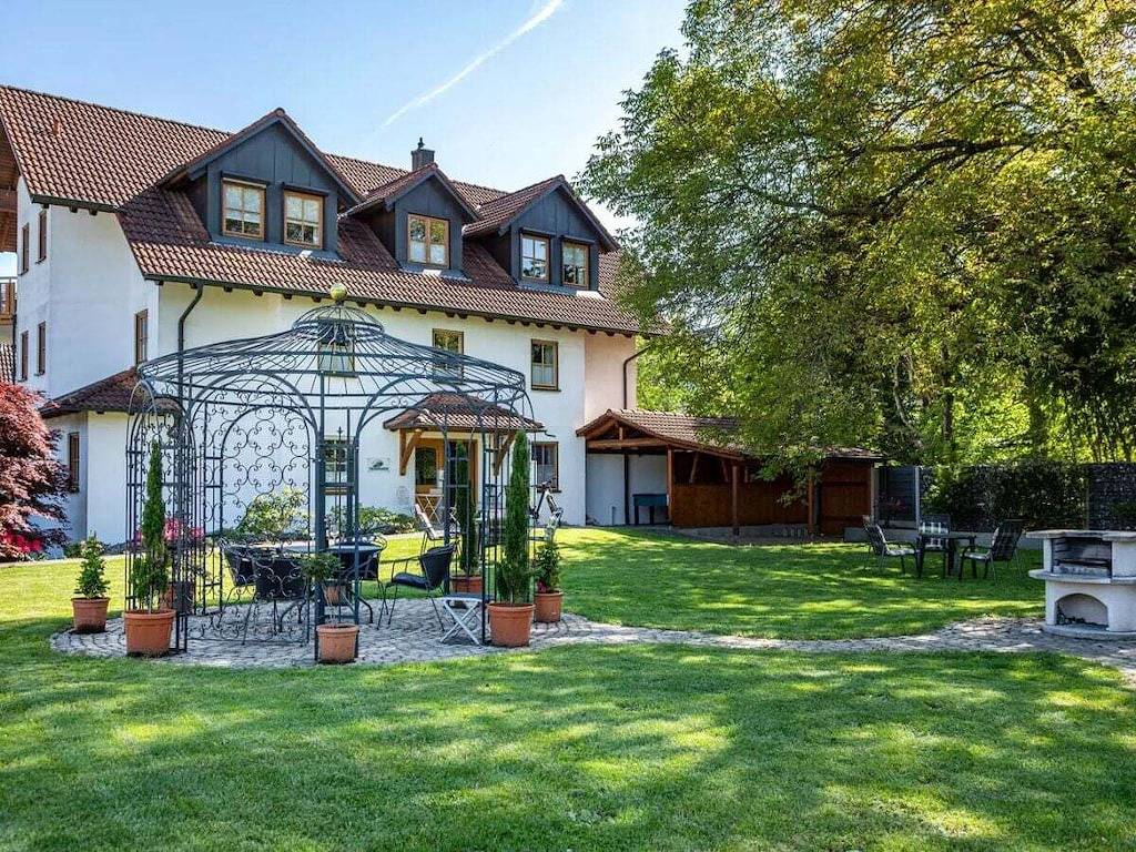 Vacation Rental for 4 Guests in Neufrach, Salem