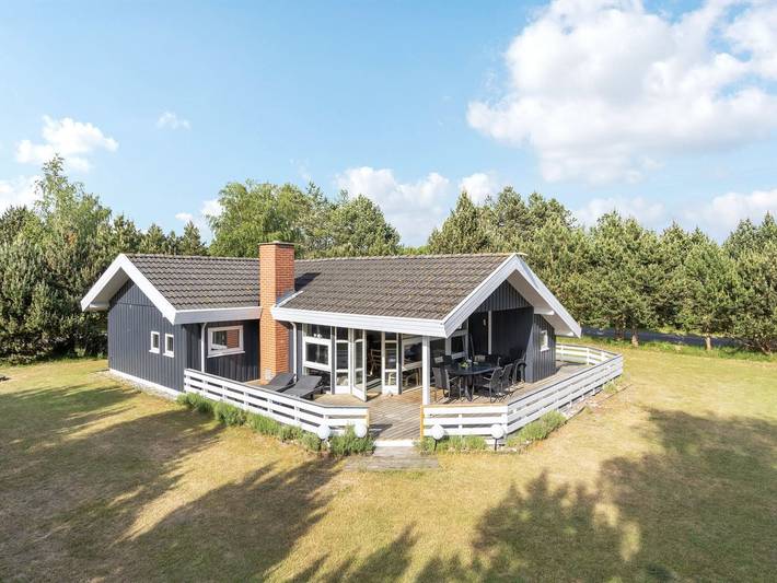 Ferienhaus für 8 Personen, mit Whirlpool und Terrasse sowie Sauna in Kramnitse