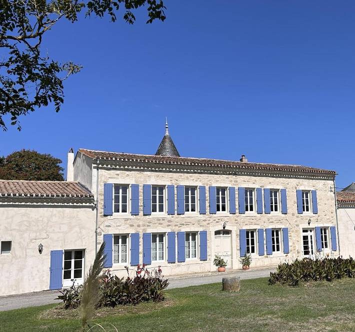 Chambre d’hôte pour 2 personnes, avec Terrasse et Jardin ainsi que Piscine et Vue