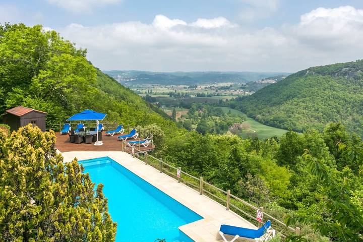 Villa pour 8 personnes, avec Terrasse ainsi que Piscine et Vue