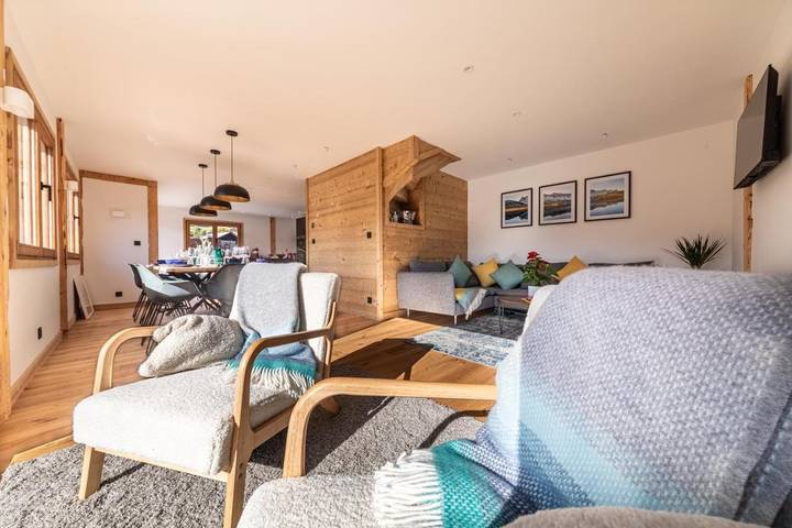 Gîte pour 10 personnes, avec jardin ainsi que jacuzzi et sauna, adapté aux familles à Essert-Romand - 3