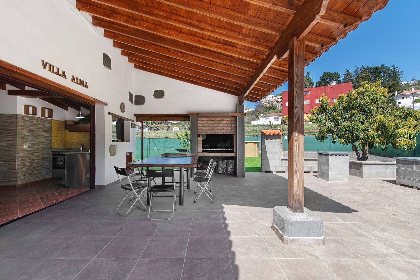 Maison de vacances 'Villa Alma' avec vue sur la montagne, terrasse privée et jardin privé in Las Lagunetas, Vega de San Mateo