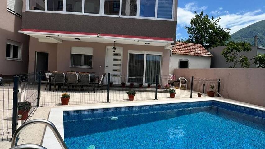 Ferienhaus für 5 Personen, mit Terrasse in Bar