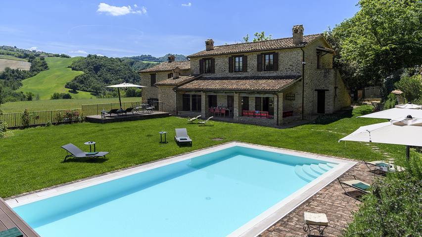 Villa für 12 Personen, mit Garten und Balkon in Marche