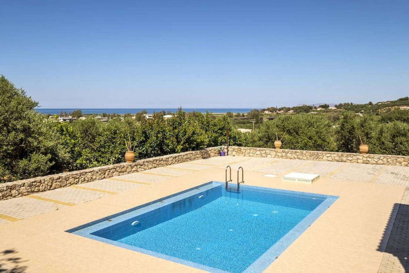 Kayzo Luxury Apartment With Pool in Chania Området