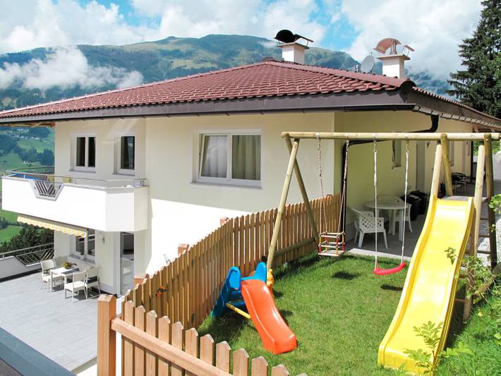 Ferienwohnung für 3 Personen, mit Terrasse und Garten in Hainzenberg - 2
