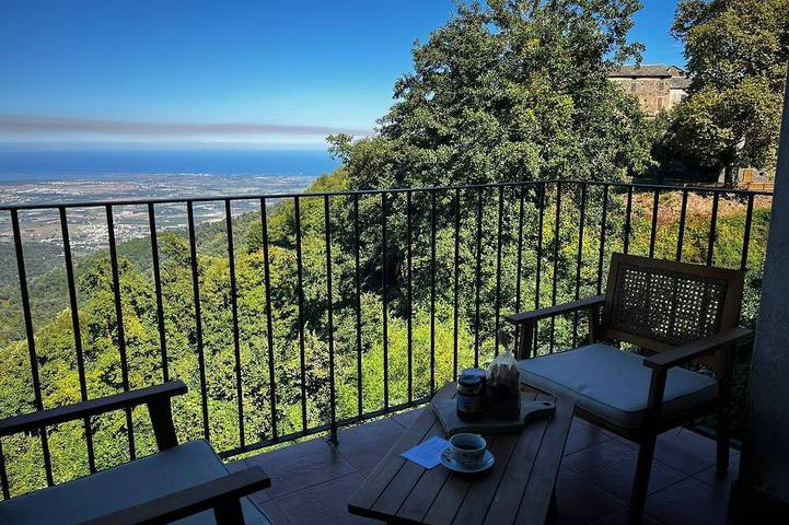 Gîte pour 4 personnes, avec terrasse et jardin à Loreto-di-Casinca