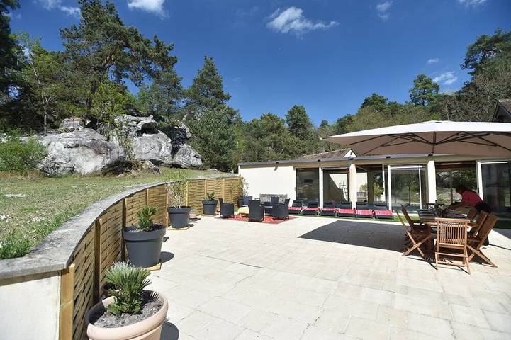 Location de vacances pour 12 personnes, avec Terrasse et Jardin à Buthiers