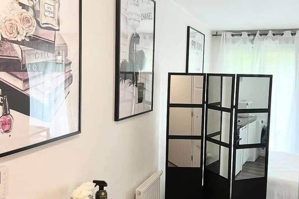 Studio Moderne à 10min de Paris &Jardin Privatif in Romainville, Sena-Saint Denis