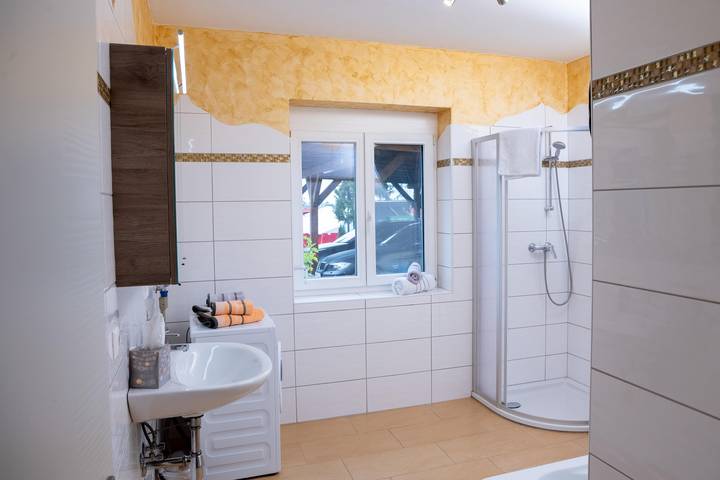Ganze Ferienwohnung, Barrierefreie Ferienwohnung, Terrasse, Erdgeschoss in Karawanken und Bachergebirge, Villach