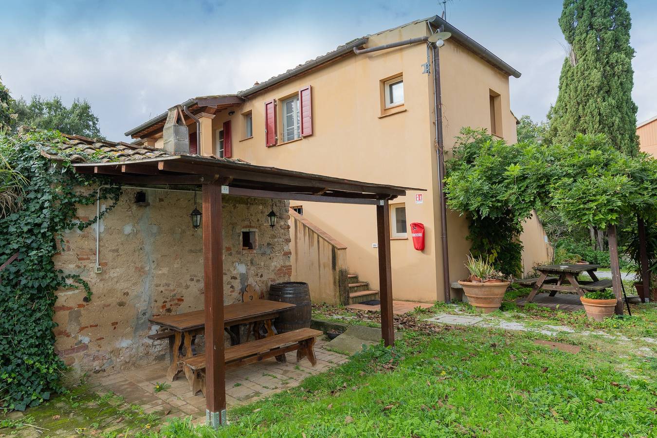 Ganze Wohnung, Apartment 'Daria' mit Gemeinschaftsgarten und Wlan in Castagneto Carducci, Etruskische Küste