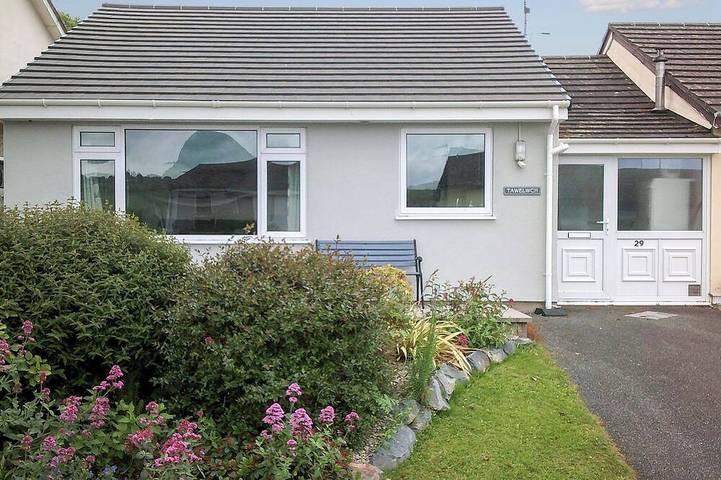 Cottage for 4 people, with garden, with pets in St Dogmaels