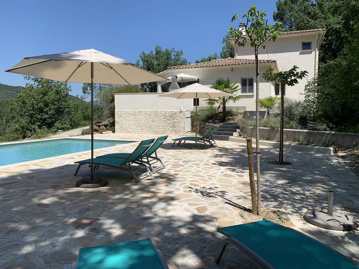 Gîte pour 6 personnes, avec piscine et sauna à Molières-sur-Cèze