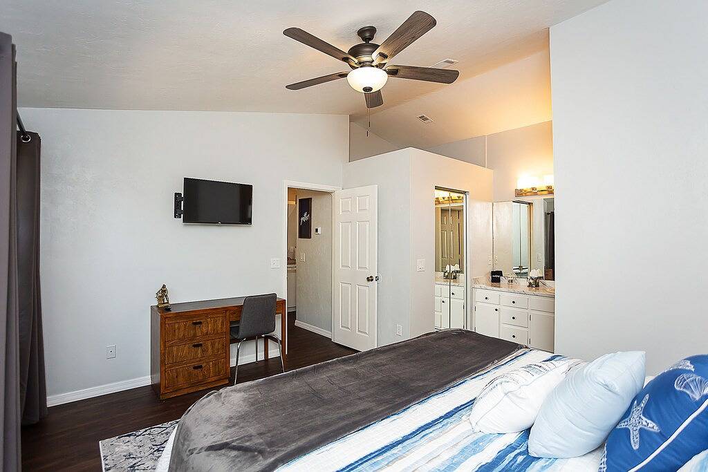 Hidden Retreat with Yard, Patio, and Bbq Close to Uf or Downtown Gainesville in Gainesville, Alachua County