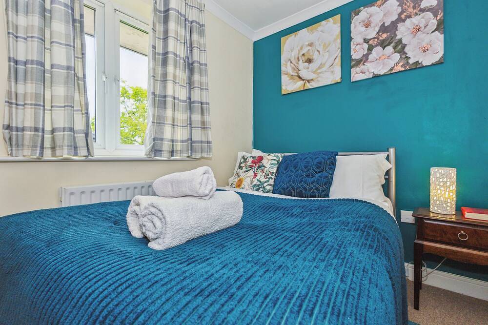 Ganze Wohnung, 2 Bed Apartment - Sleeps 5 - Pets - Parking - Wifi in Hatfield (Hertfordshire), Hertfordshire