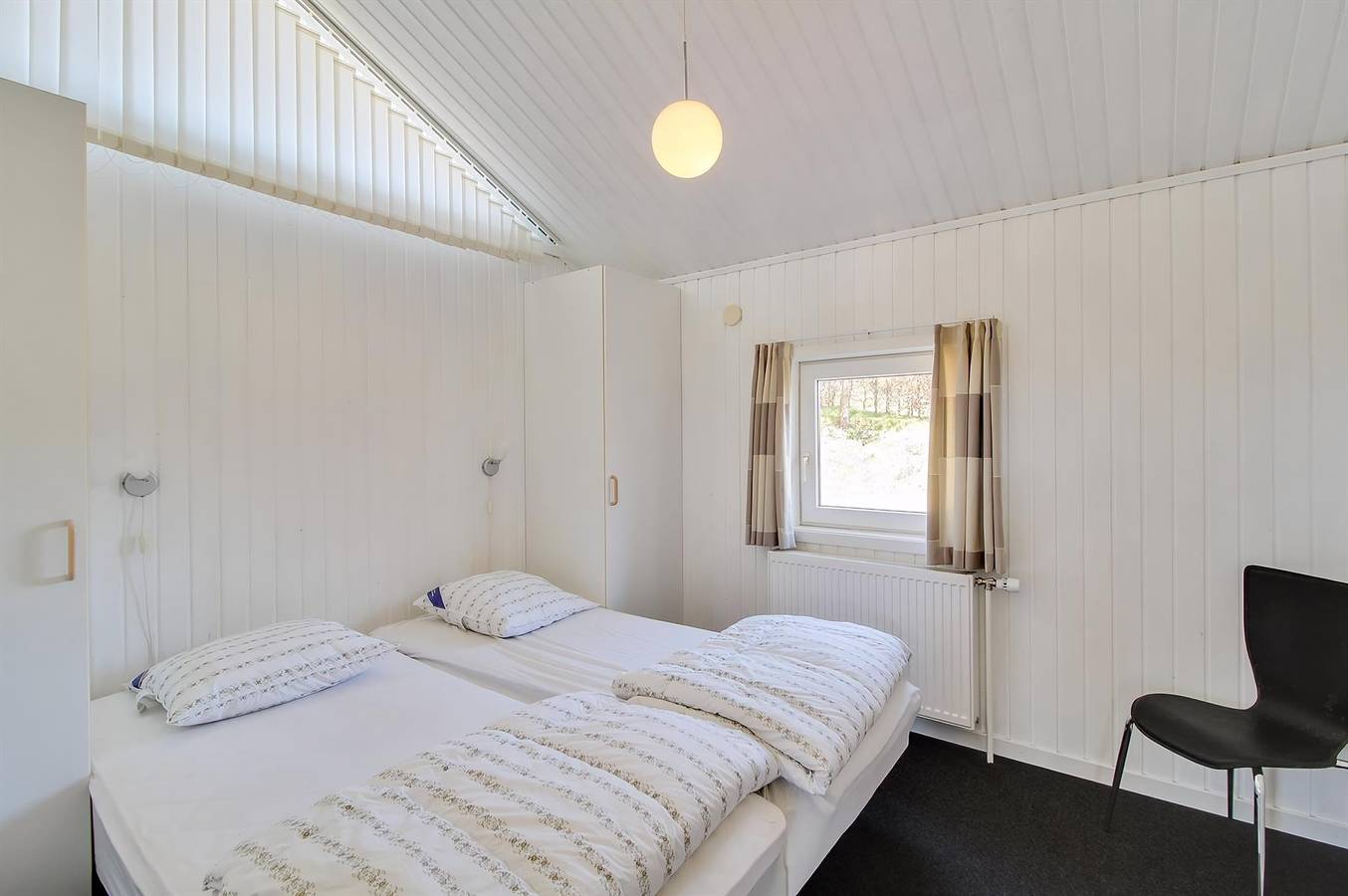 Stunning home in Ebeltoft w/ Indoor swimming pool, 3 Bedrooms and Sauna in Lyngsbæk Strand, Ebeltoft