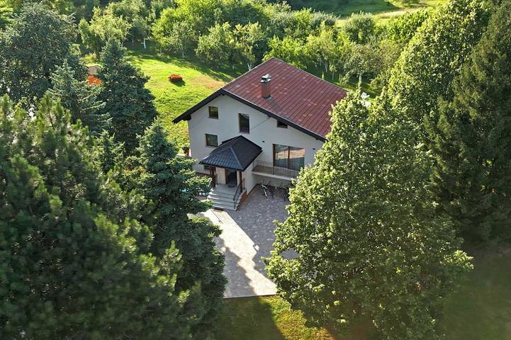 Ferienhaus für 10 Personen, mit Sauna und Terrasse sowie Garten