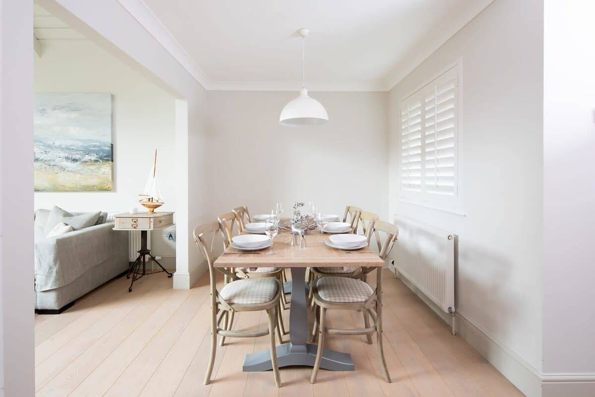 Superior house for 6, near beach w/parking/garden in West Wittering Beach, West Wittering