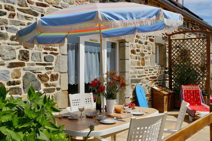 Location de vacances pour 4 personnes, avec jardin dans Plage de Lestrevet