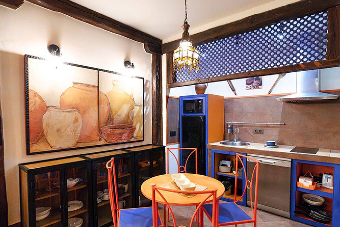 Entire apartment, Apartment 8. El Refugio Suite with jacuzzi and fireplace in Enterría, Camaleño