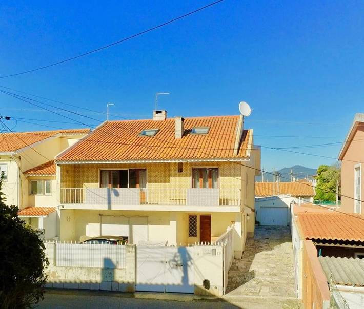 Apartamento para 8 personas, con Balcón además de Terraza y Jardín en Alcabideche