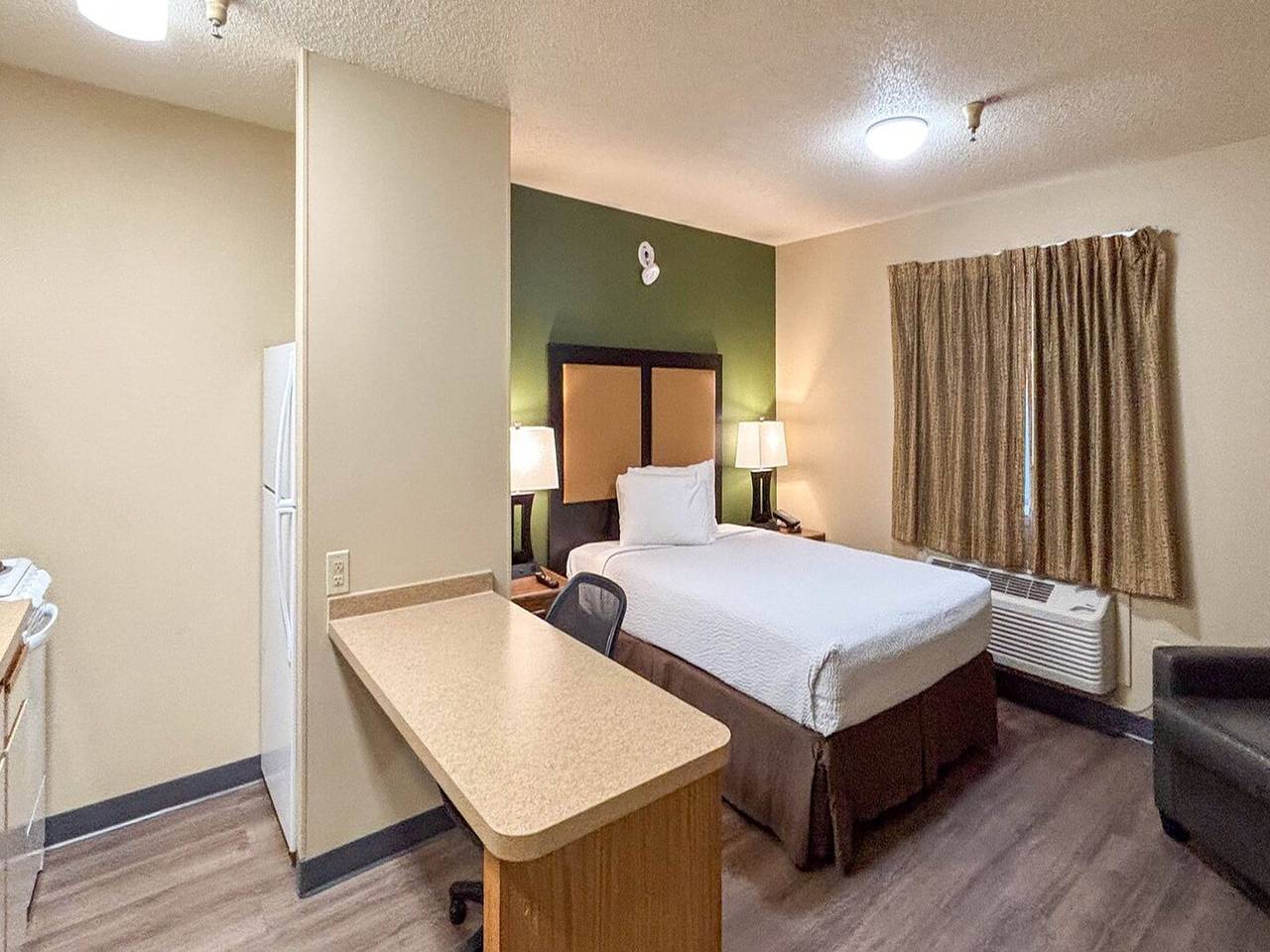 Entire apartment, 1 Queen Bed | Non-Smoking, Micfridge in Greenville, Greenville County