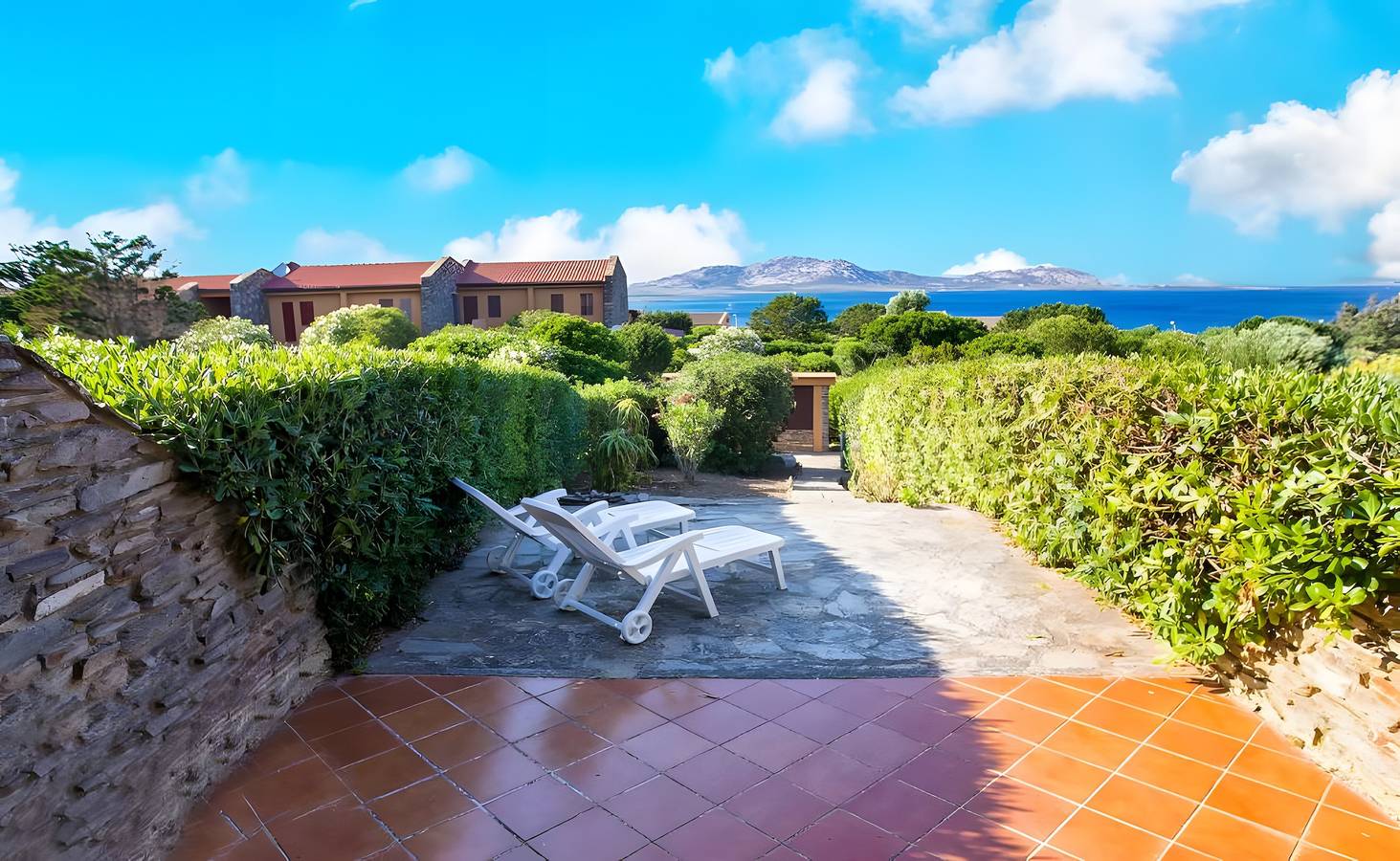 Ferienhaus 'I Lentischi C11' mit Meerblick, privater Terrasse und Klimaanlage in Stintino, Nurra