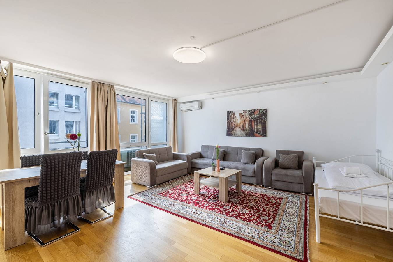 Aldars Urban Suite No.6 with Balcony, Wi-Fi, and Air Conditioning in München Ludwigsvorstadt, München