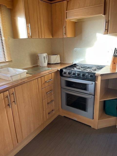 3-Bed Seaside Holiday Home & Parking in Caister-on-Sea, Great Yarmouth