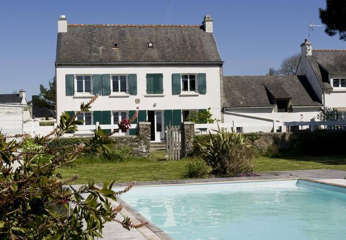 Gîte pour 6 personnes, avec Jardin ainsi que Piscine et Sauna à Guidel