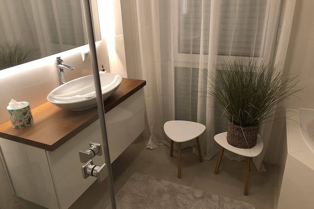 Leaf&Stay Ferienhaus auf idyllischer Insel Usedom optional Wallbox in Usedom Stadt, Usedom