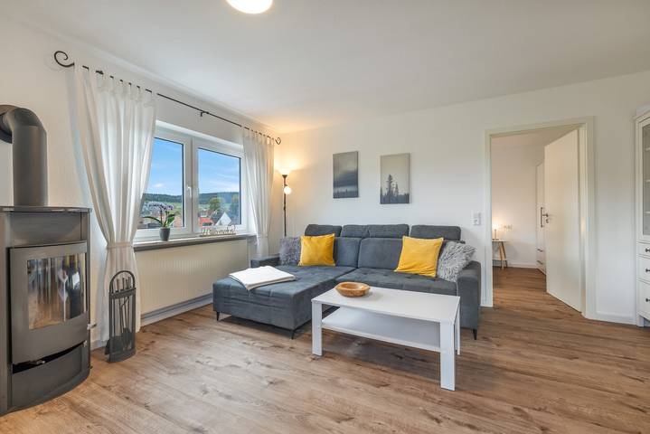 Ganze Wohnung, Ferienwohnung AnGa mit Terrasse und Blick auf Wiesen,  modern und hell in Waldachtal, Mittlerer Schwarzwald