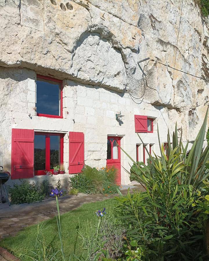 Gite des Perreyeurs - maison troglodyte avec vue sur Loire in Montsoreau, Vallée de la Loire