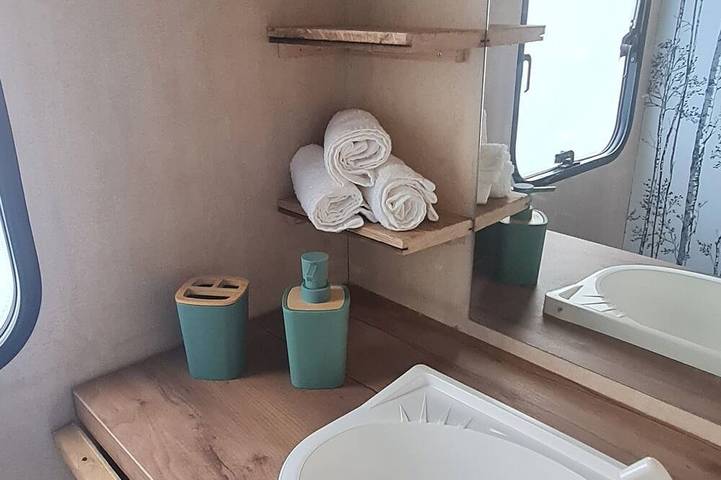 Mobil home pour 3 personnes, avec piscine et jardin à Mont-près-Chambord - 3