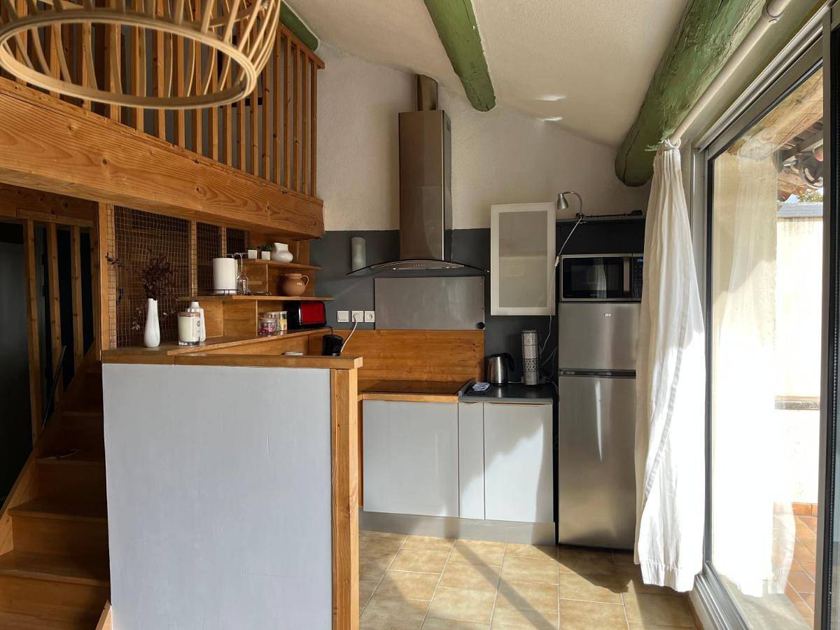 Appartement entier, Duplex lumineux sur gde Terrasse, Balneo double, parking privé, Clim, local vélos in Entraigues-sur-la-Sorgue, Vaucluse