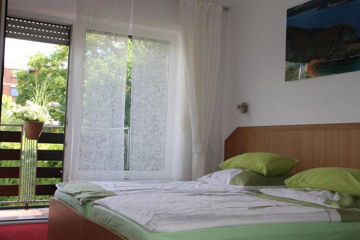 Hôtel pour 2 personnes, avec terrasse, animaux acceptés à Bonn - 2