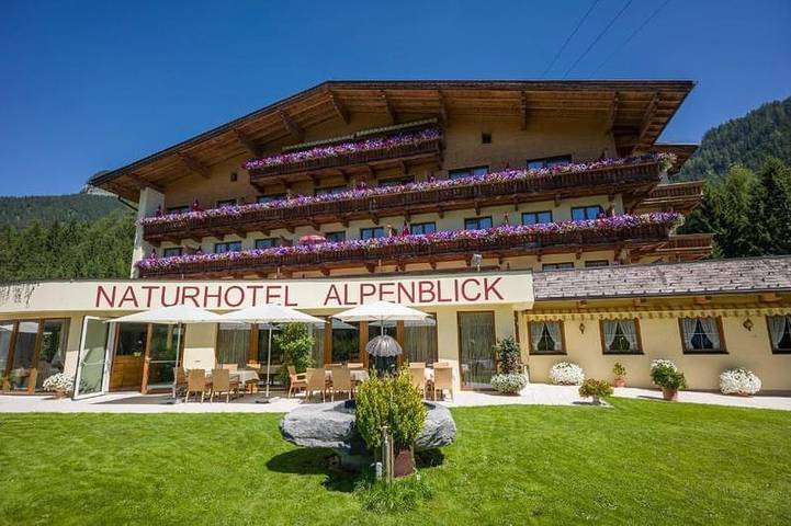 Hotel für 2 Personen, mit Balkon und Terrasse sowie Whirlpool und Garten in Eben am Achensee