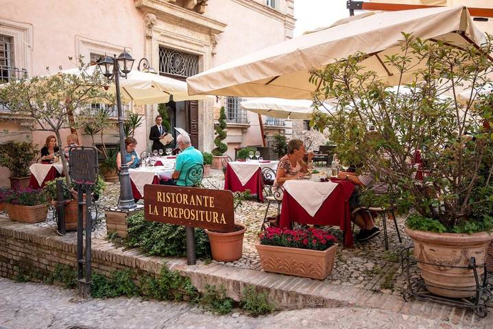 Station pour 5 personnes, avec jardin et piscine, animaux acceptés à Trevi - 4