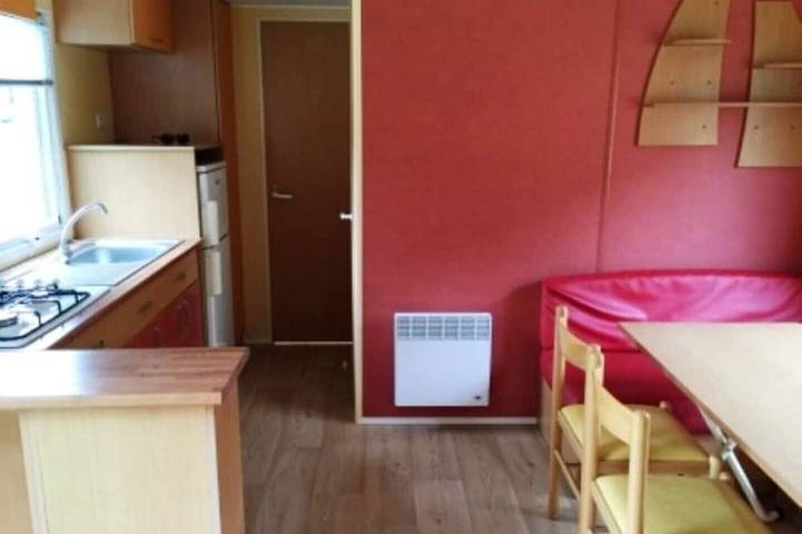 Location de vacances pour 5 personnes, avec piscine et jardin ainsi que terrasse et jacuzzi à Sainte-Gemme-la-Plaine