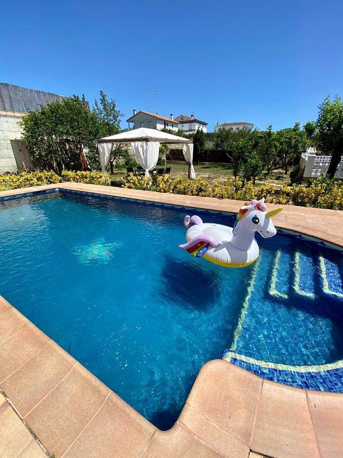 Maison d’hôte pour 6 personnes, avec jardin ainsi que vue et piscine à Vilanova i la Geltrú