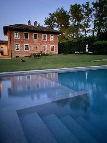 B&B Cascina Gaione Via Gallina,18b 12052 Neive cn in Neive, Langhe