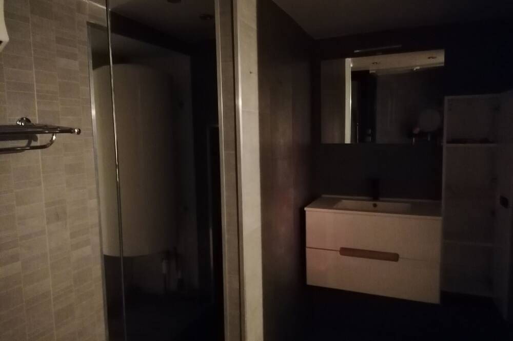 Entire apartment, Limoux Centre Ville in Limoux, Limoux region