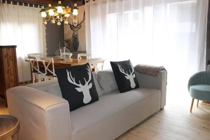 Apartamento de vacaciones para 5 personas, con balcón y jacuzzi - 1