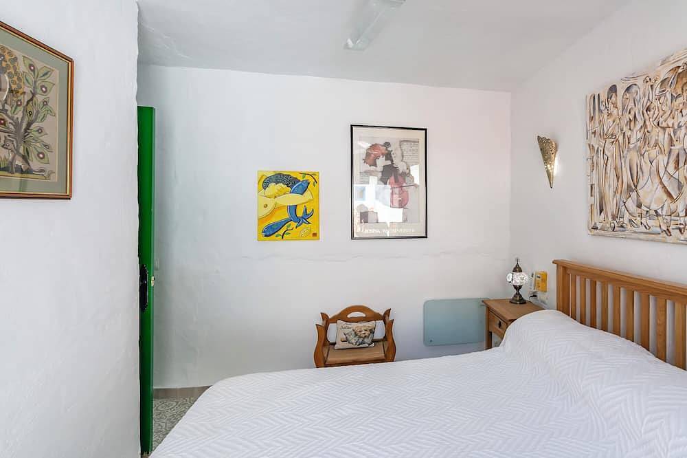 Casa Sandra, Newly renovated traditional Andalucian townhouse in Cómpeta, Málaga Province